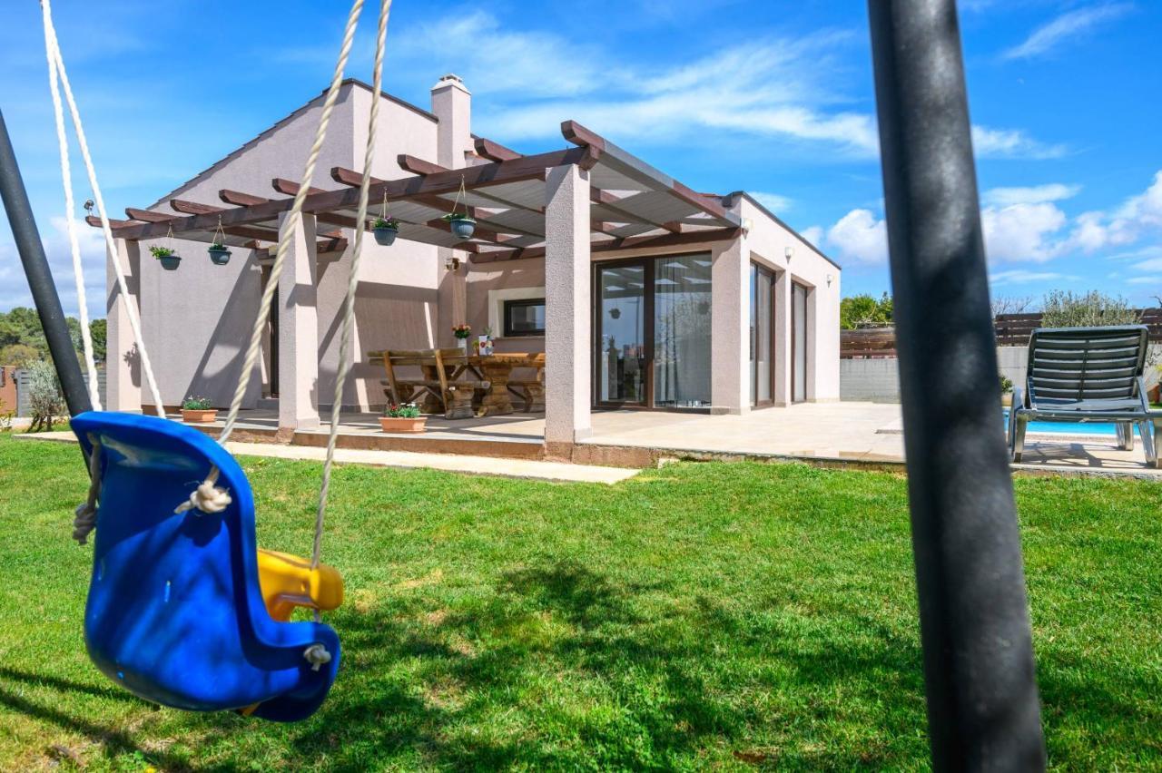 Bobo Family House With Pool Villa Vodnjan Eksteriør bilde
